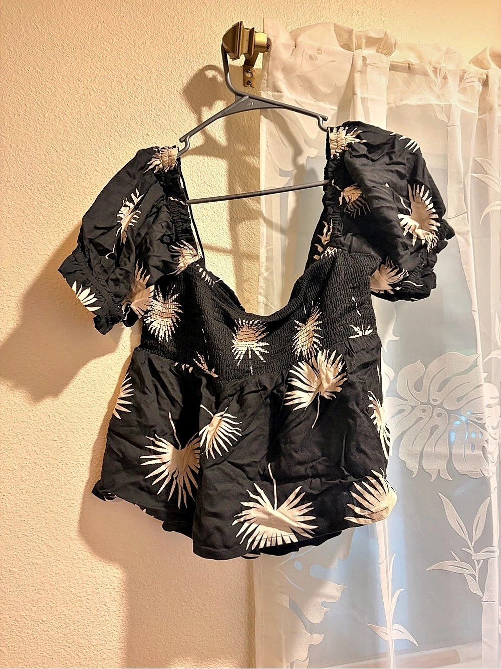 Floral Puff Sleeve Top in Black & Beige